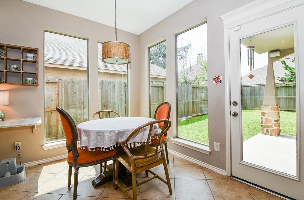 5526 Walnut Gln Ln, Richmond TX 77471-2681 exterior