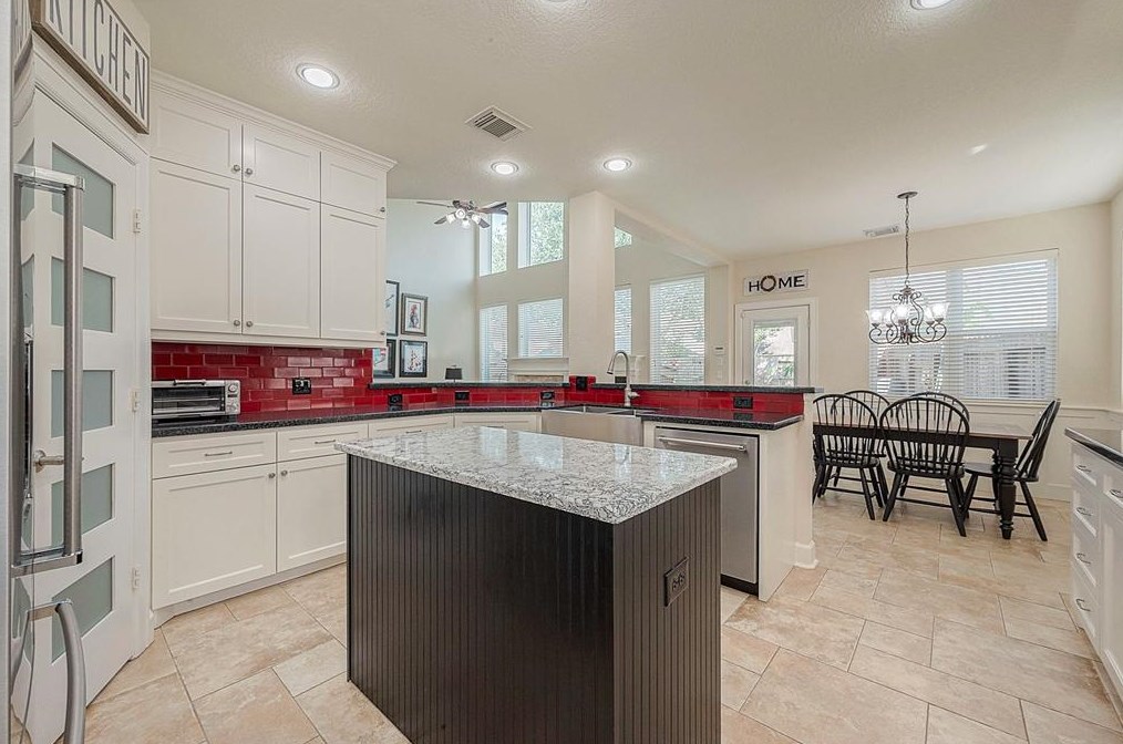 22310 Caroline Cv Ln, Katy TX  77450-8200 exterior