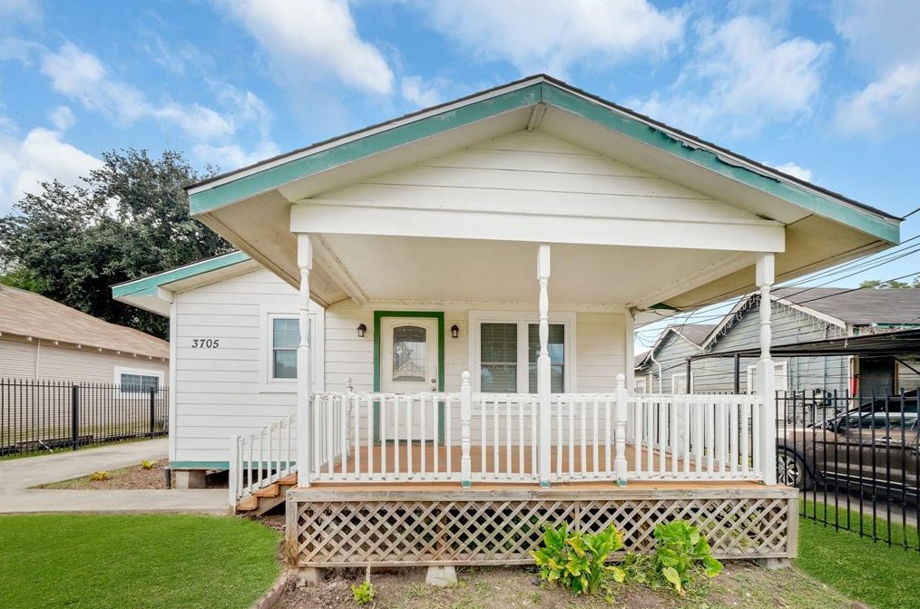 3705 Chapman St, Houston, TX 77009-4221