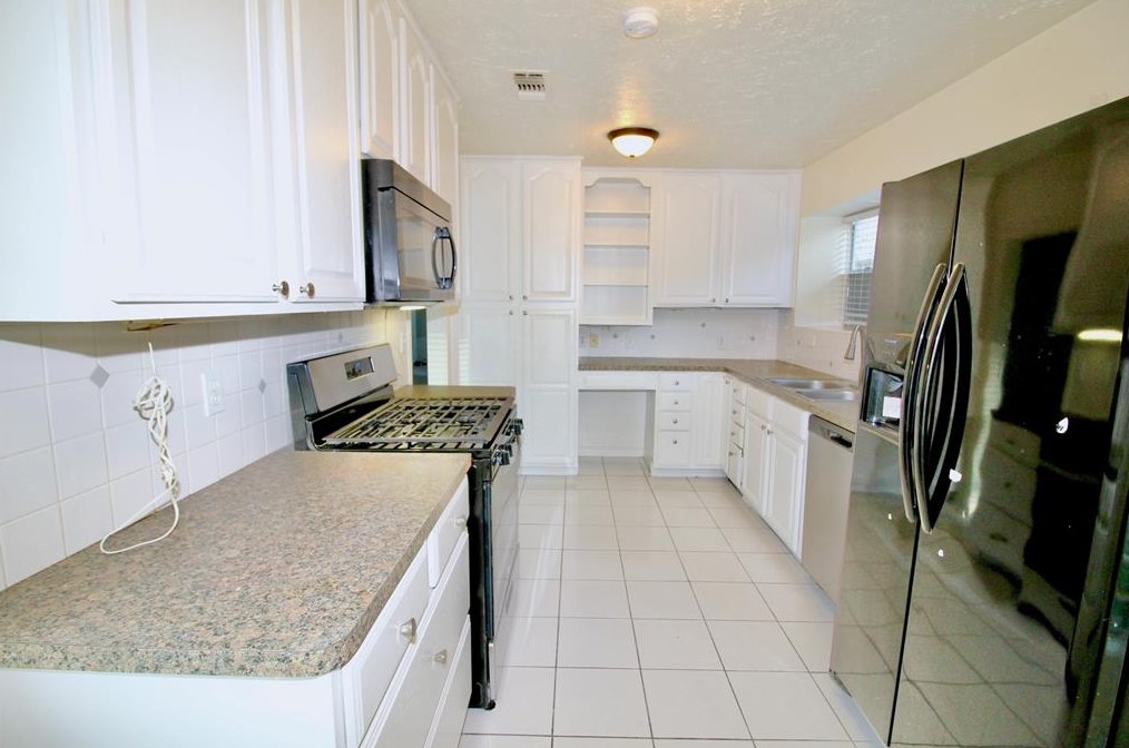 2118 Creekshire Dr, Sugar Land, TX 77478
