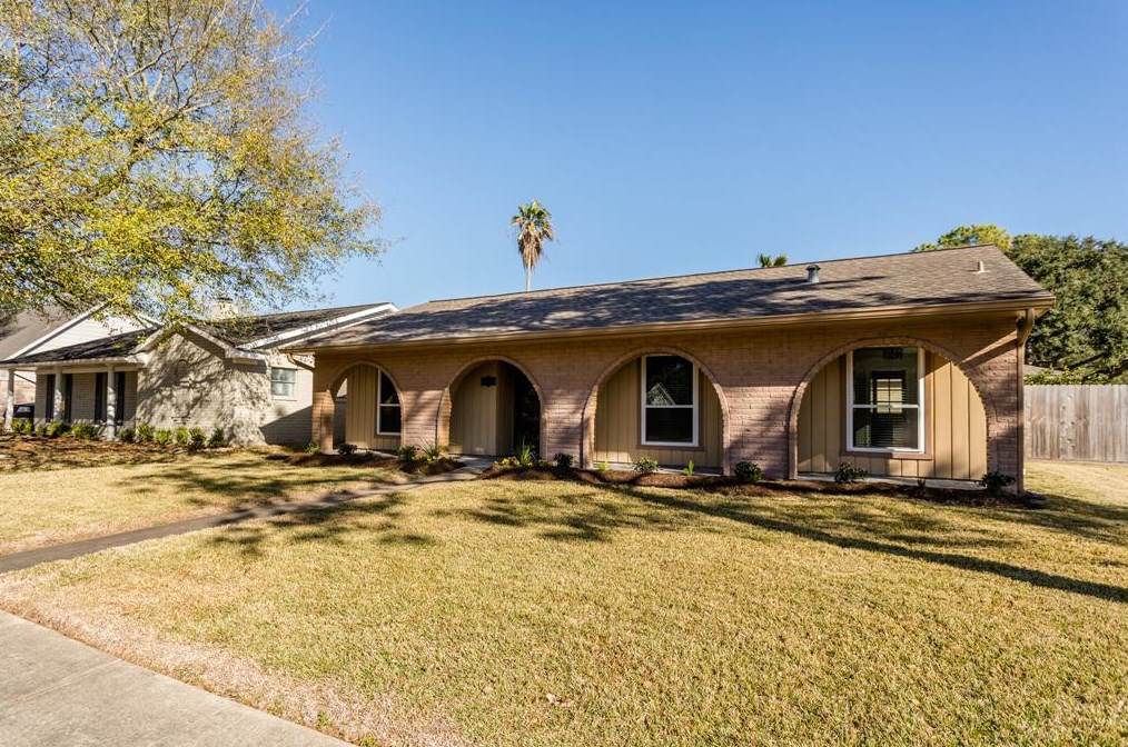 11723 Solano Ct, Stafford, TX 77477-1437