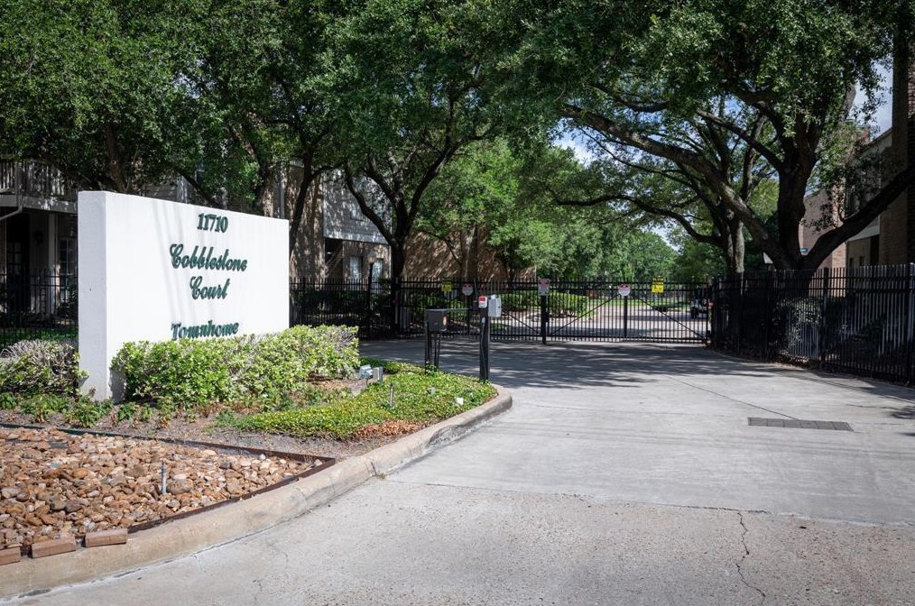 11710 Southlake Dr Apt 3, Houston, TX 77077