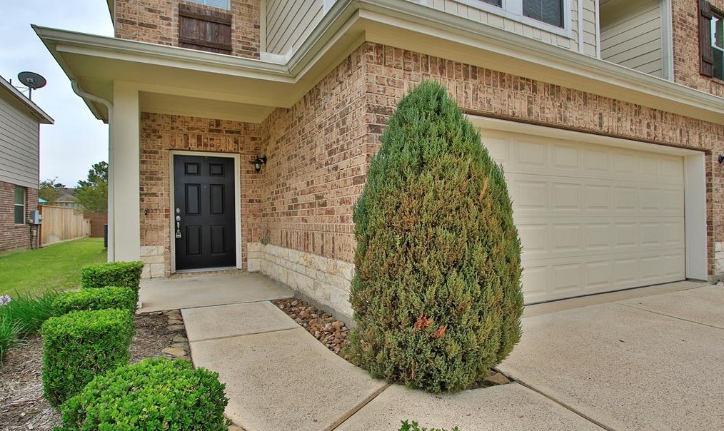 1612 Gavin Ct, Spring TX  77379-1968 exterior