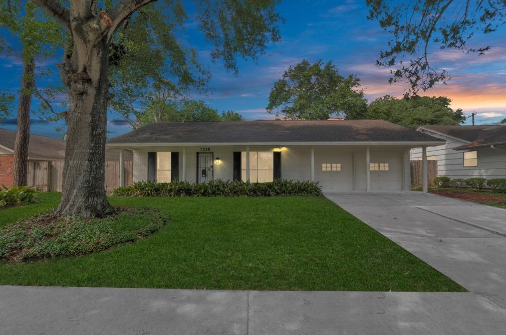 7210 Lugary Dr, Houston, TX 77036