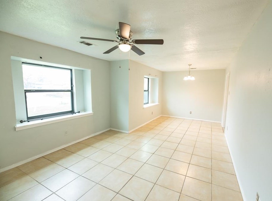 10902 Mosscrest Dr, Houston TX  77048-1512 exterior