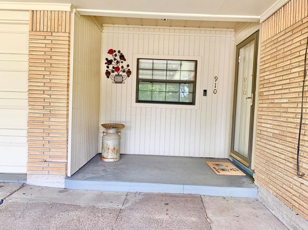 910 Redondo Dr, Houston, TX 77015-4344