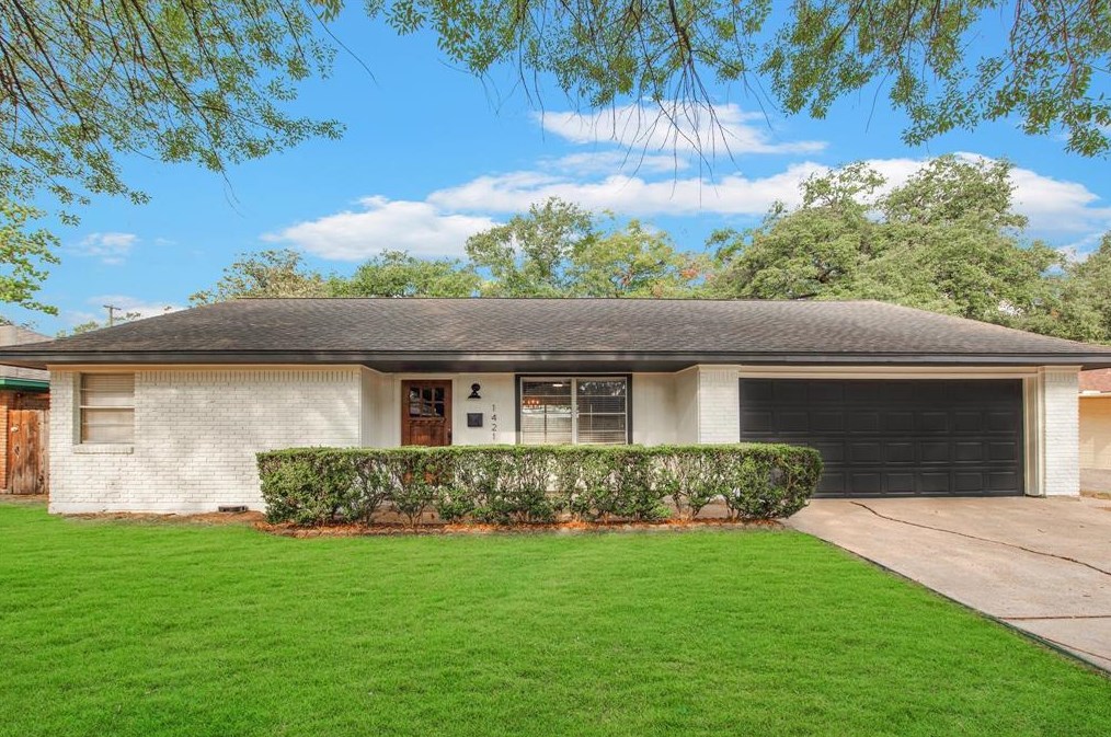 1421 Wisterwood Dr, Houston, TX 77043-4236