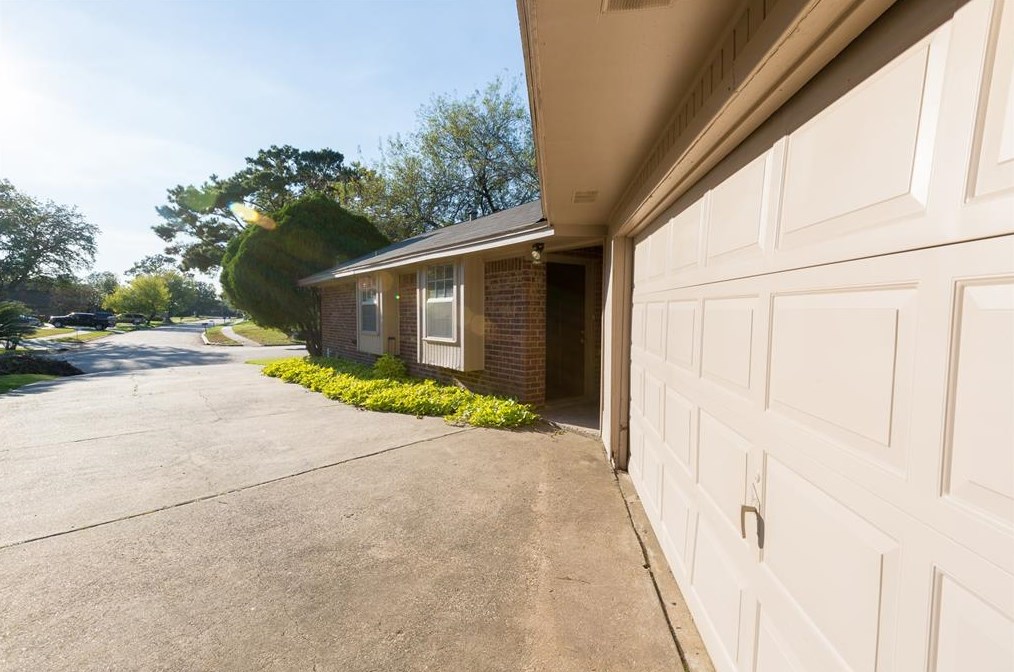 4000 Allenbrook Dr, Baytown, TX 77521-3238
