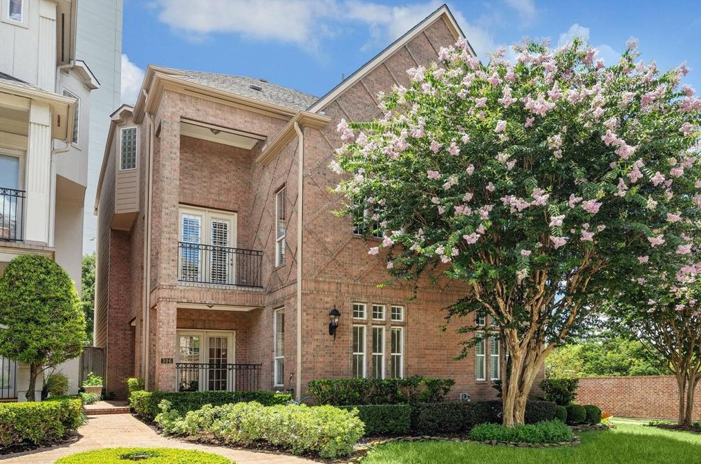 306 S Gate Stone, Houston, TX 77007