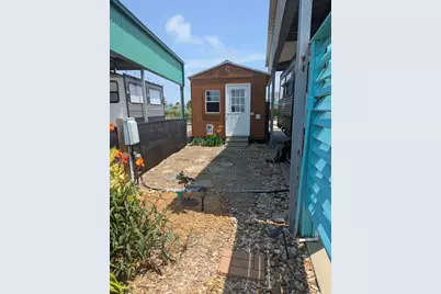 1815 Honeysuckle, Crystal Beach, TX 77650 - Photo 6