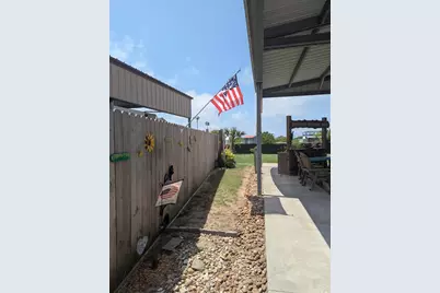 1815 Honeysuckle, Crystal Beach, TX 77650 - Photo 8