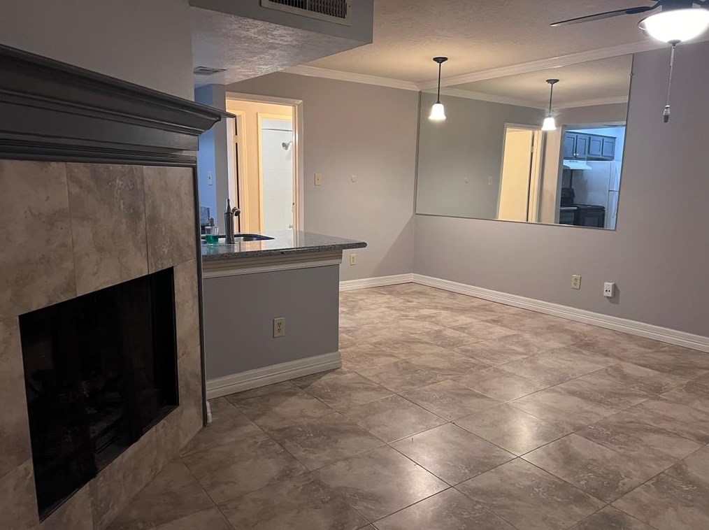 3919 Fairmont Pkwy #205, Pasadena, TX 77504