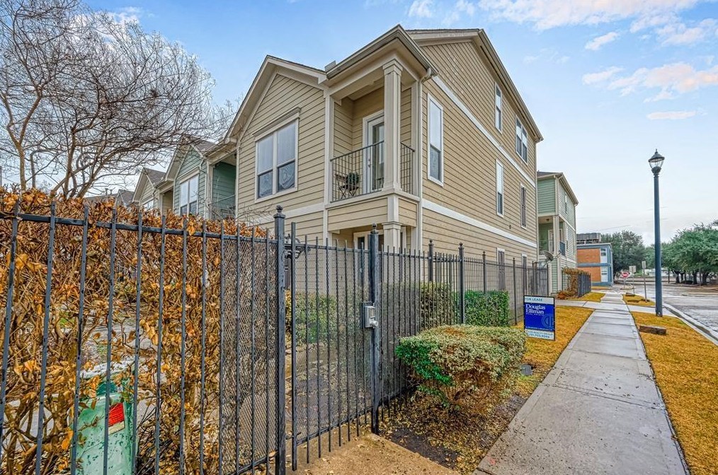 1721 Stuart St, Houston, TX 77004