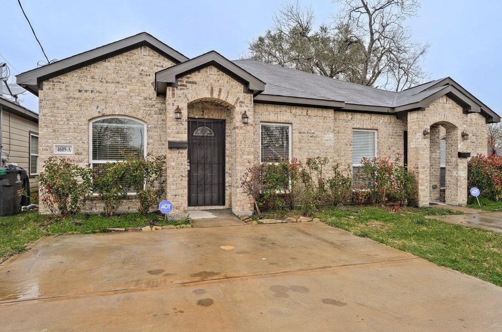 4609 Mallow St, Houston TX  77051-2840 exterior