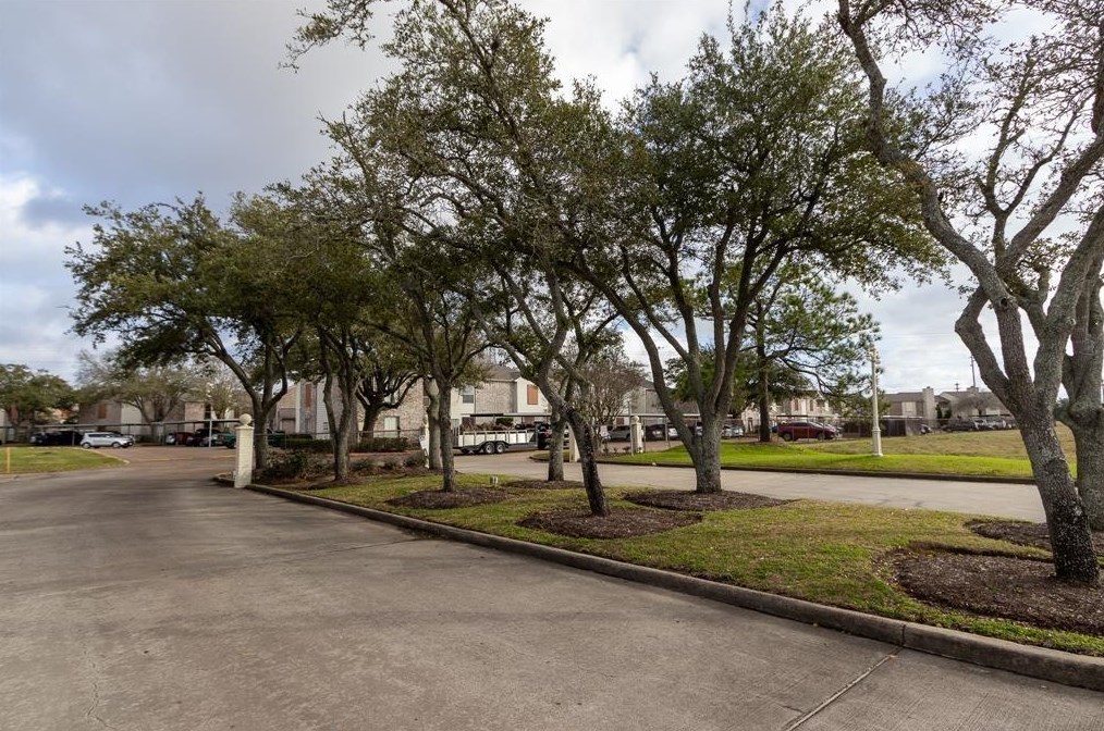 7600 Emmett F Lowry Expy Apt 707, Texas City, TX 77591