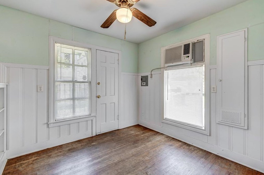2006 Elmen St, Houston TX  77019-6107 exterior