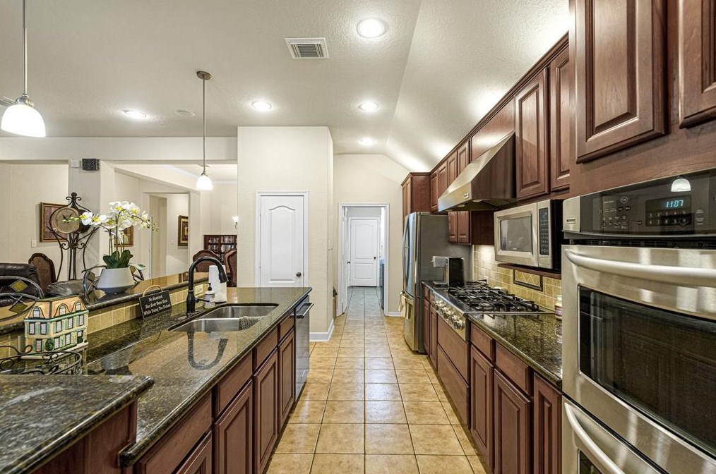 26940 Merlot Riv Dr, Humble TX 77339-1448 exterior