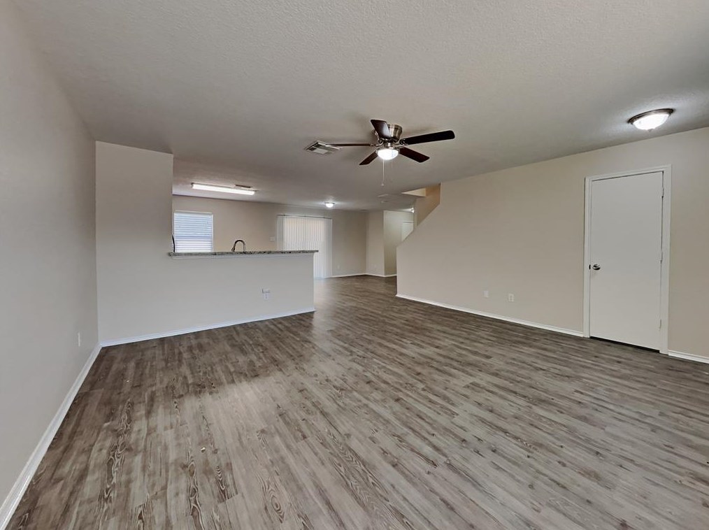 316 Falling Pine Dr, Conroe, TX 77304