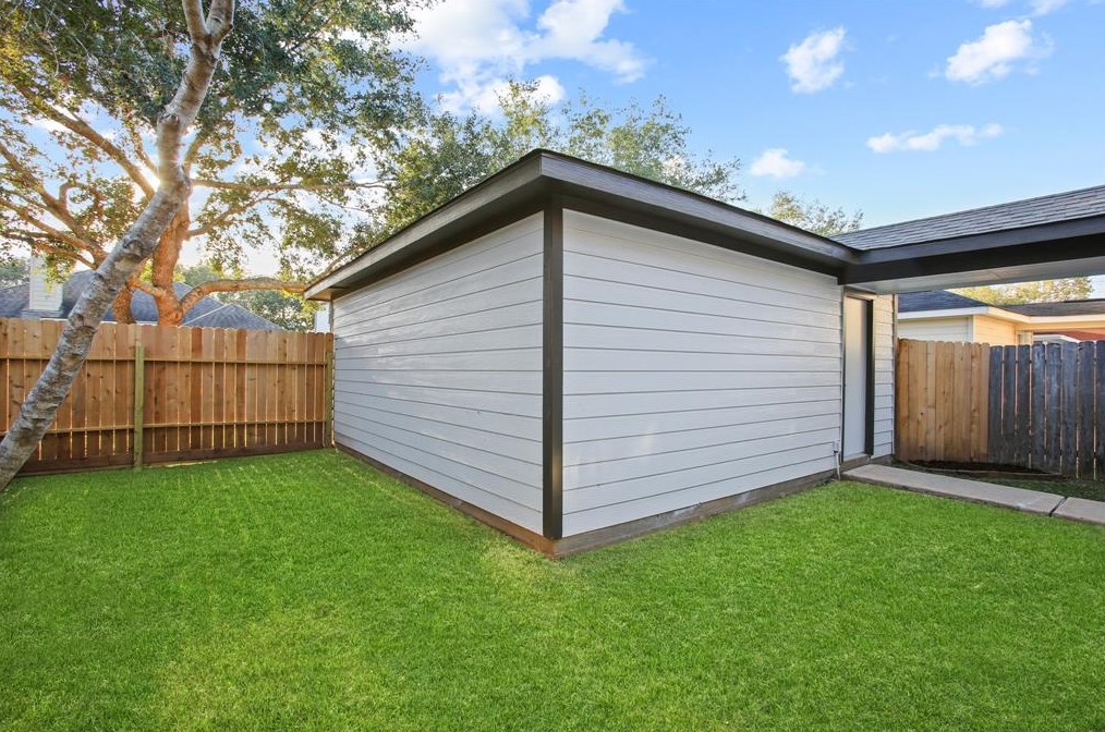 3947 Carriage Park Row, Missouri City TX  77459-2448 exterior