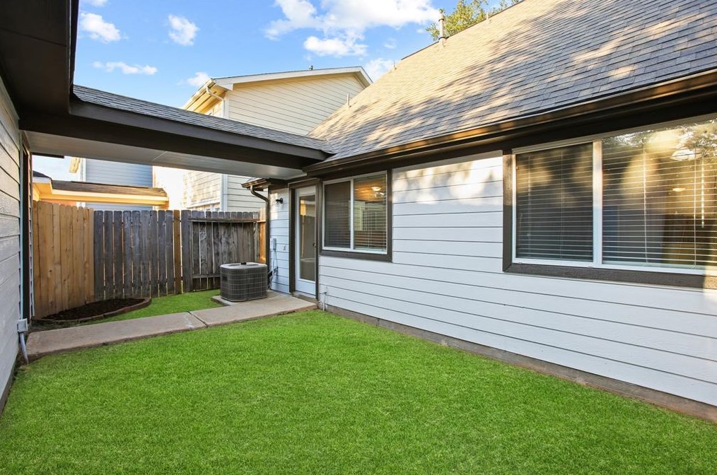 3947 Carriage Park Row, Missouri City TX  77459-2448 exterior