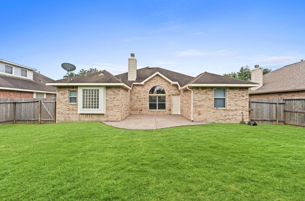 12043 Bogey Way, Pearland TX  exterior