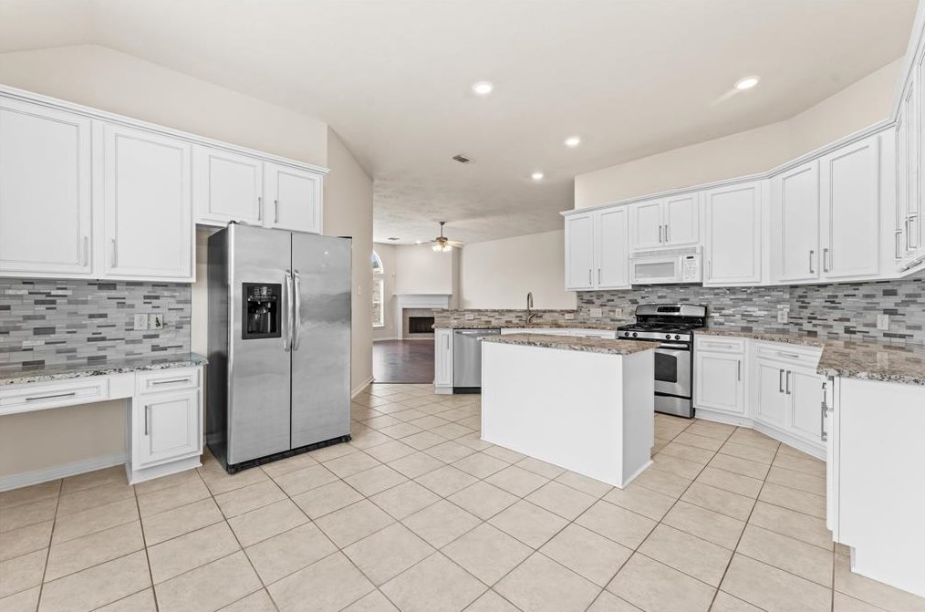 12043 Bogey Way, Pearland TX  exterior