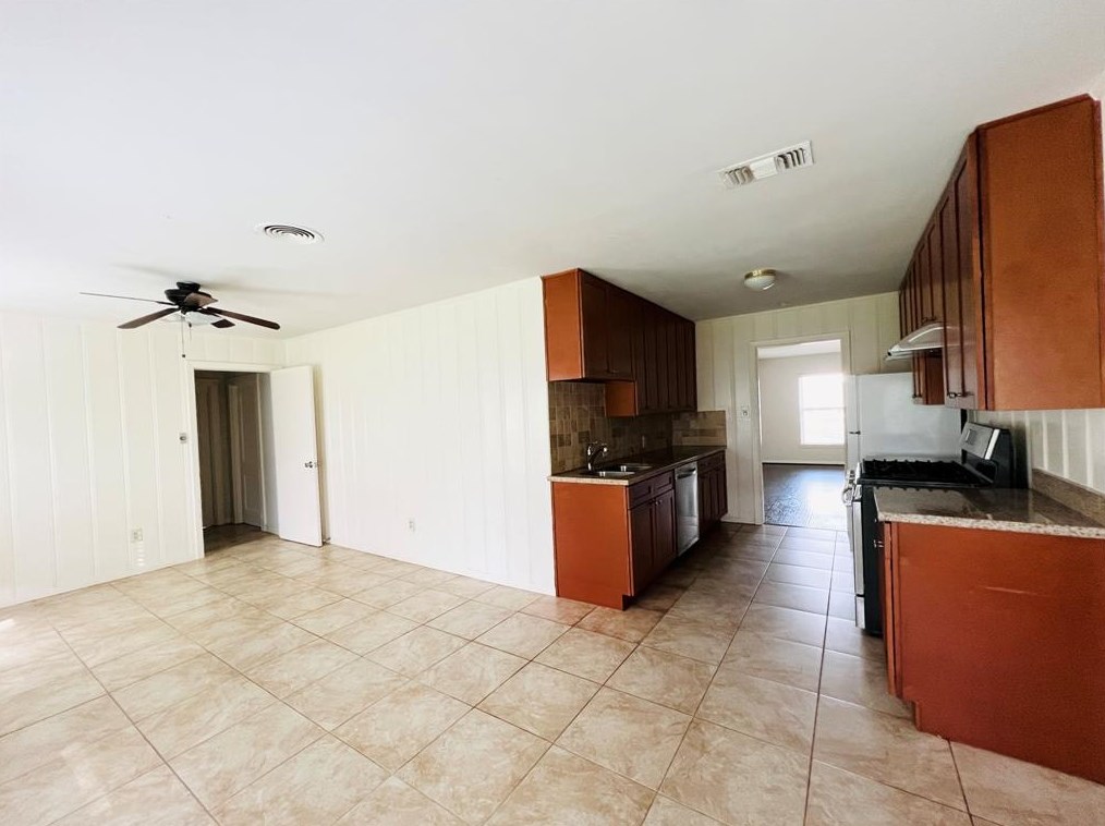 1527 Auline Ln, Houston, TX 77055