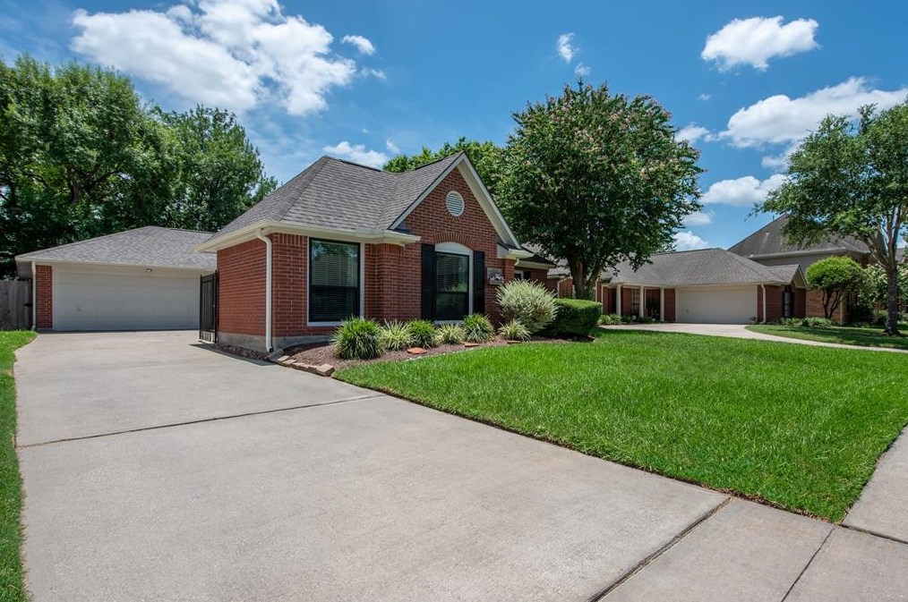 926 Sunrise Knoll Way, Houston, TX 77062