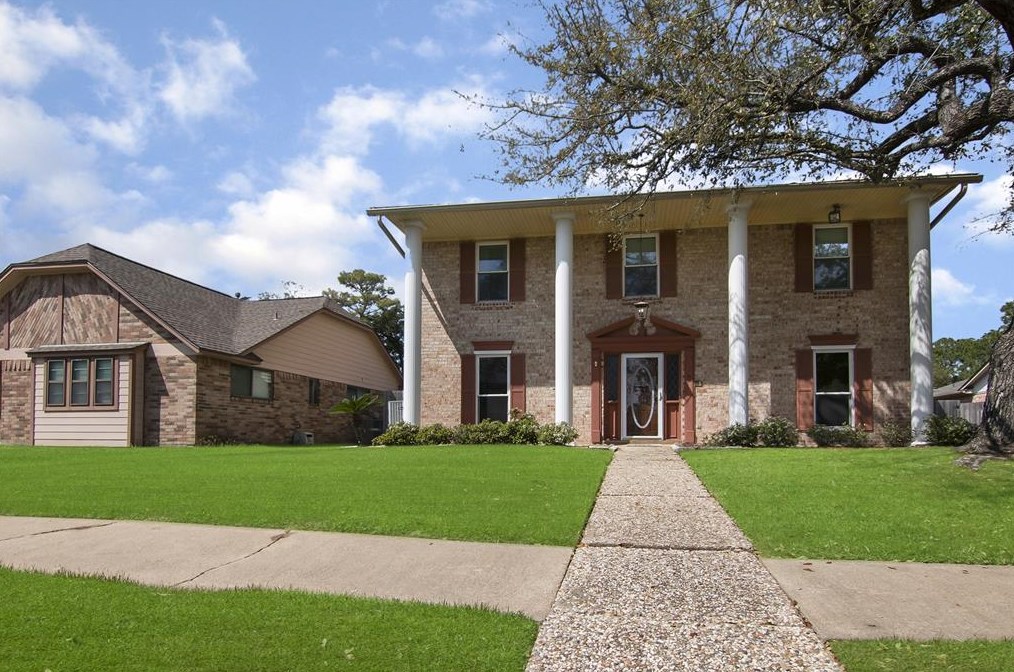 16015 Brookvilla Dr, Houston, TX 77059