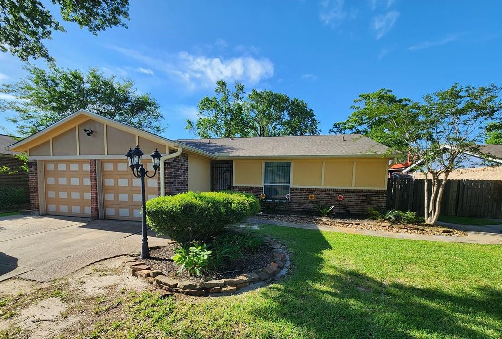 2426 Woodtown Dr, Houston, TX 77038