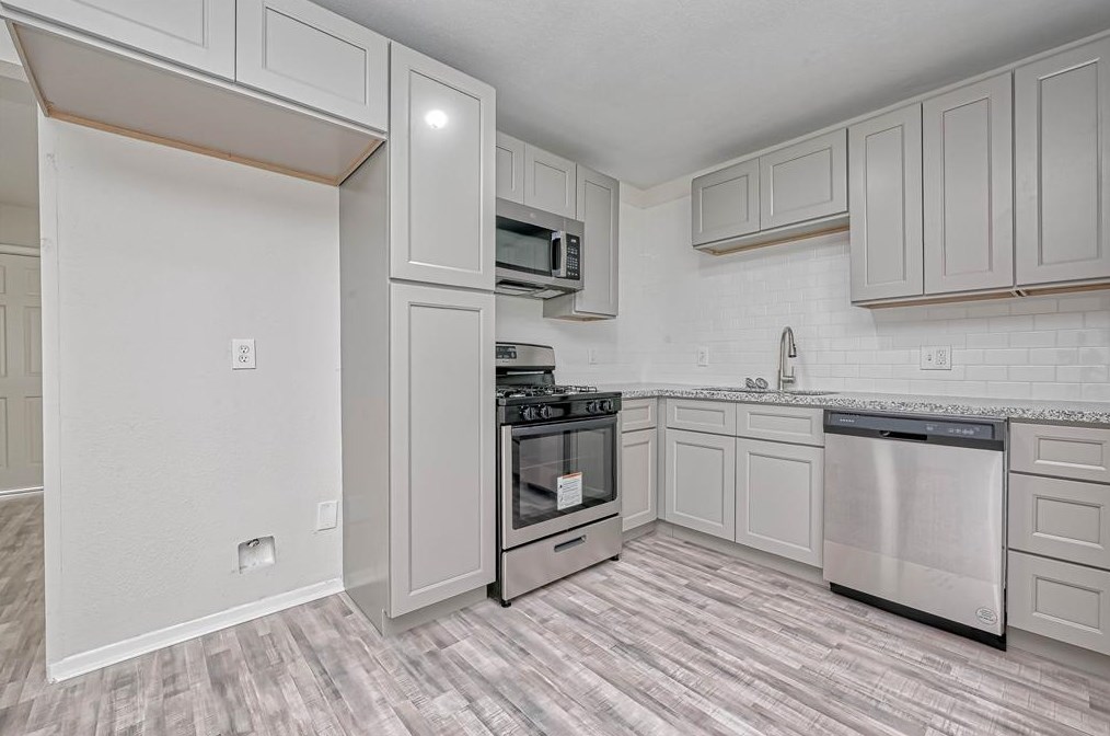 6419 Mohawk St, Houston TX 77016-2002 exterior