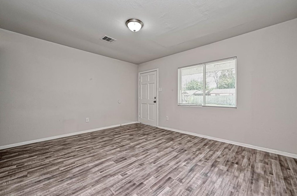 6419 Mohawk St, Houston TX 77016-2002 exterior