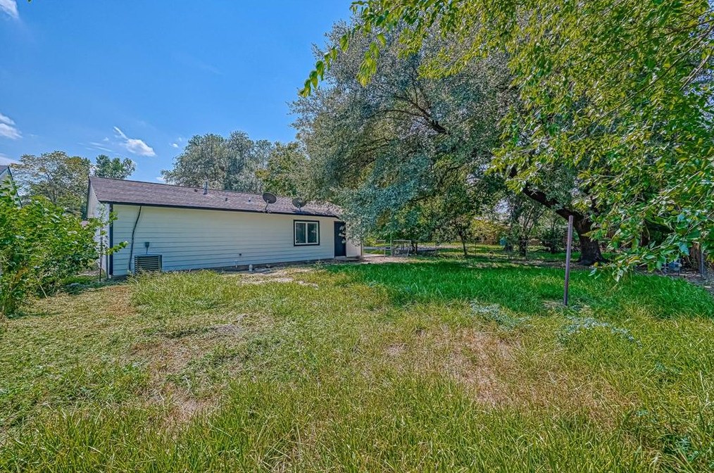 6419 Mohawk St, Houston TX 77016-2002 exterior