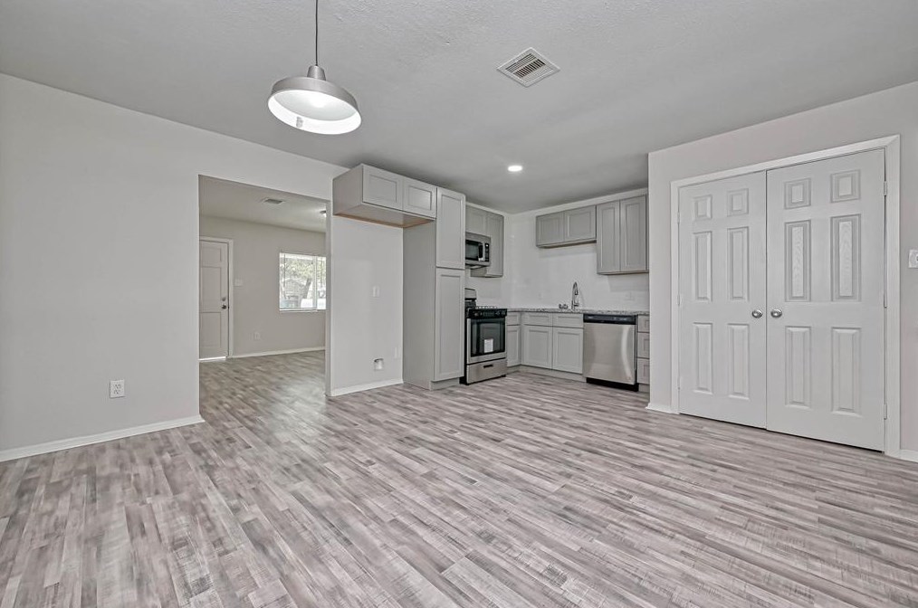 6419 Mohawk St, Houston TX 77016-2002 exterior