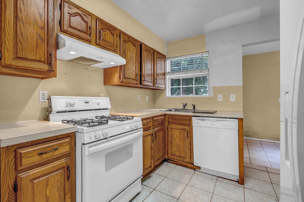 7618 Mossrose, Houston TX  77087-2603 exterior