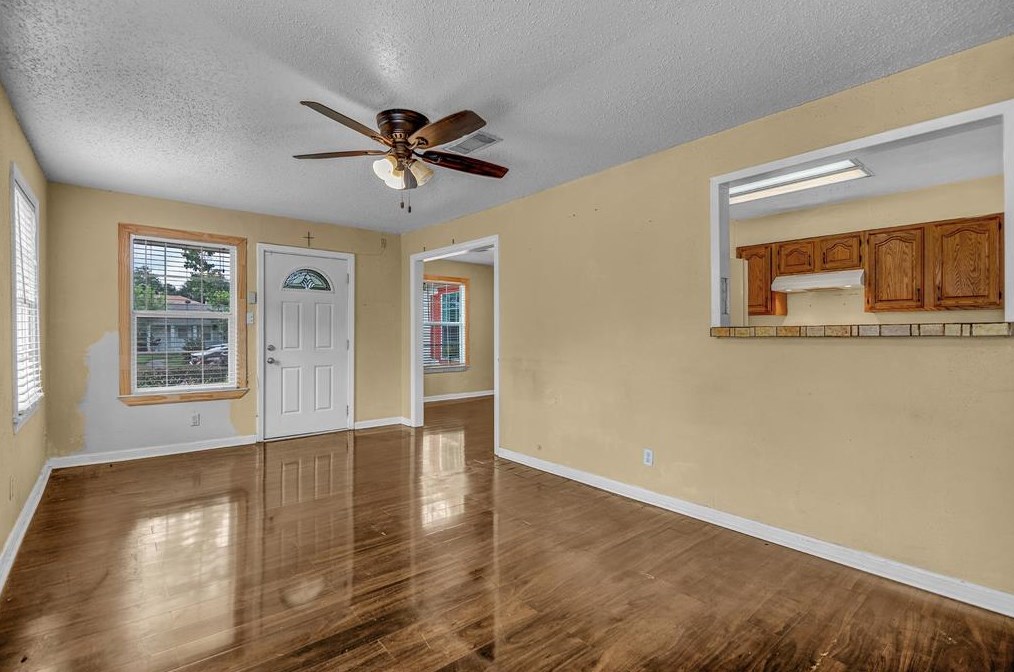 7618 Mossrose, Houston TX  77087-2603 exterior