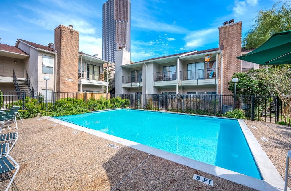 1818 Augusta Dr #35, Houston, TX 77057