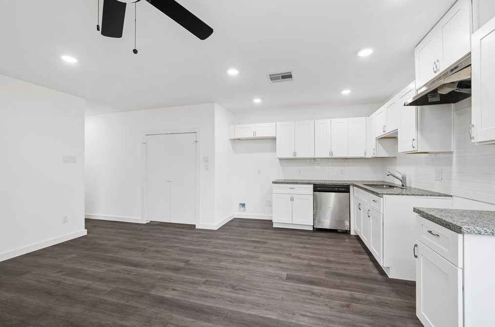 7629 Sundown Dr, Houston TX  77028-1742 exterior