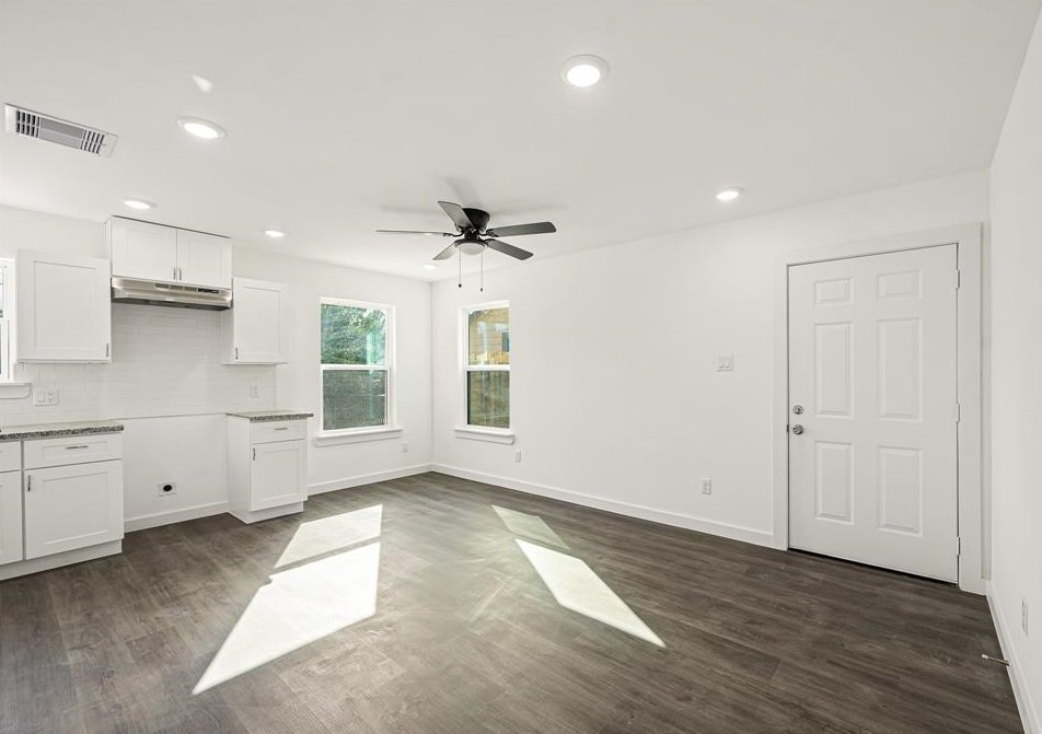 7629 Sundown Dr, Houston TX  77028-1327 exterior