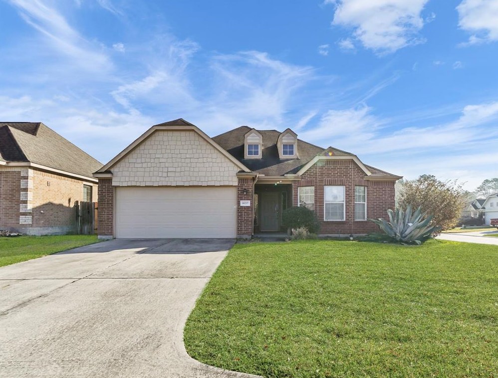 10237 Forest Glade Ct, Conroe, TX 77385