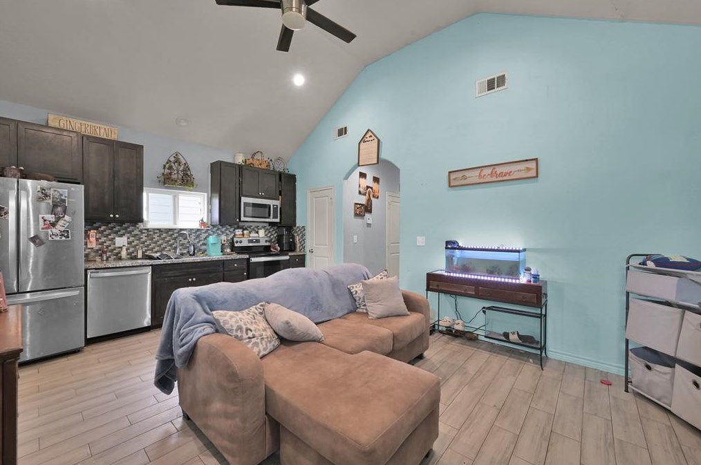 16918 Hammon, Montgomery TX 77316-6722 exterior