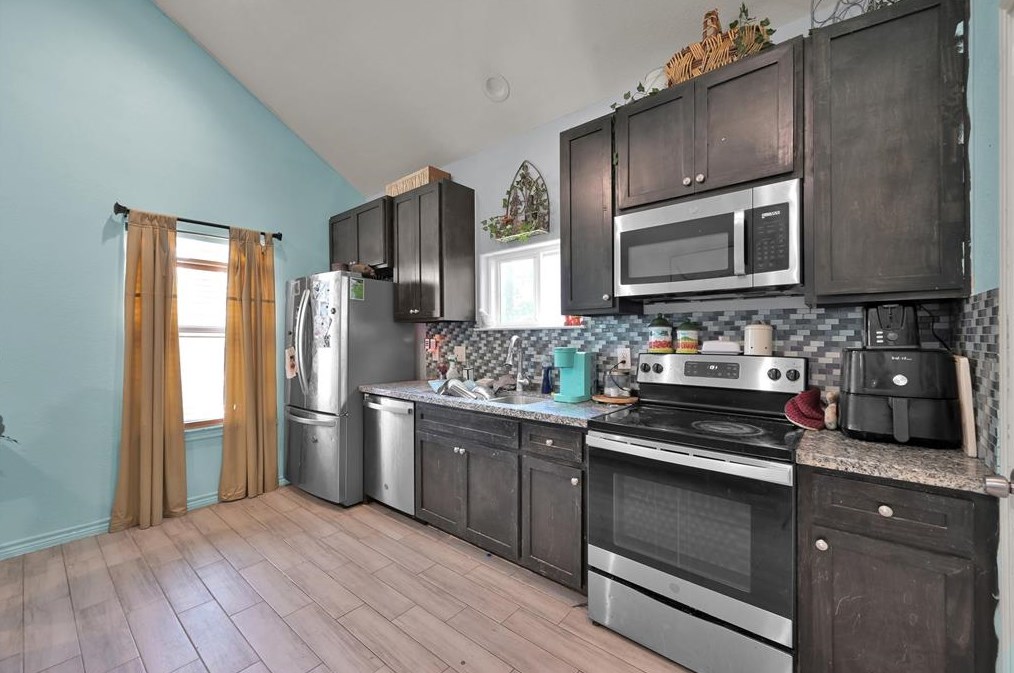 16918 Hammon, Montgomery TX 77316-6722 exterior