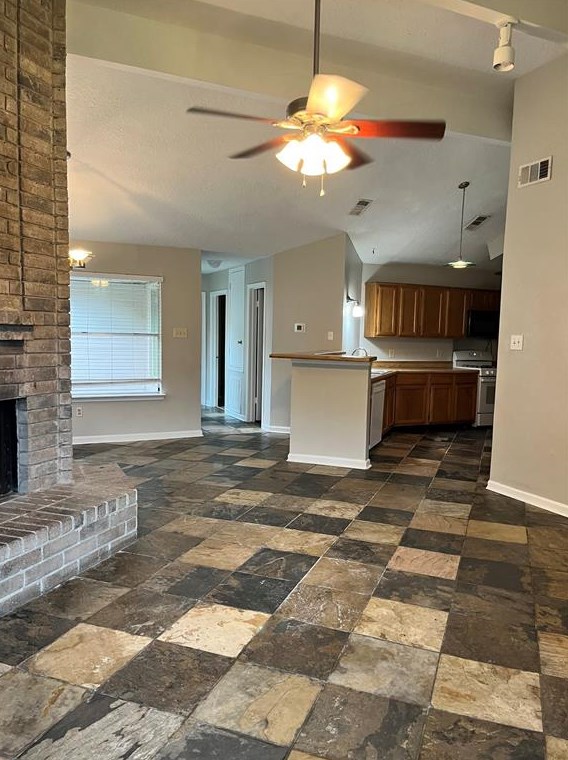 34 Crestbriar Ct, Baytown, TX 77521-3471
