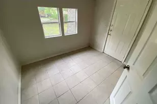 10110 Rosehaven Dr, Houston, TX 77051 - Photo 6