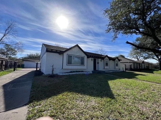 5235 Bellfort Ave, Houston, TX 77035-5303