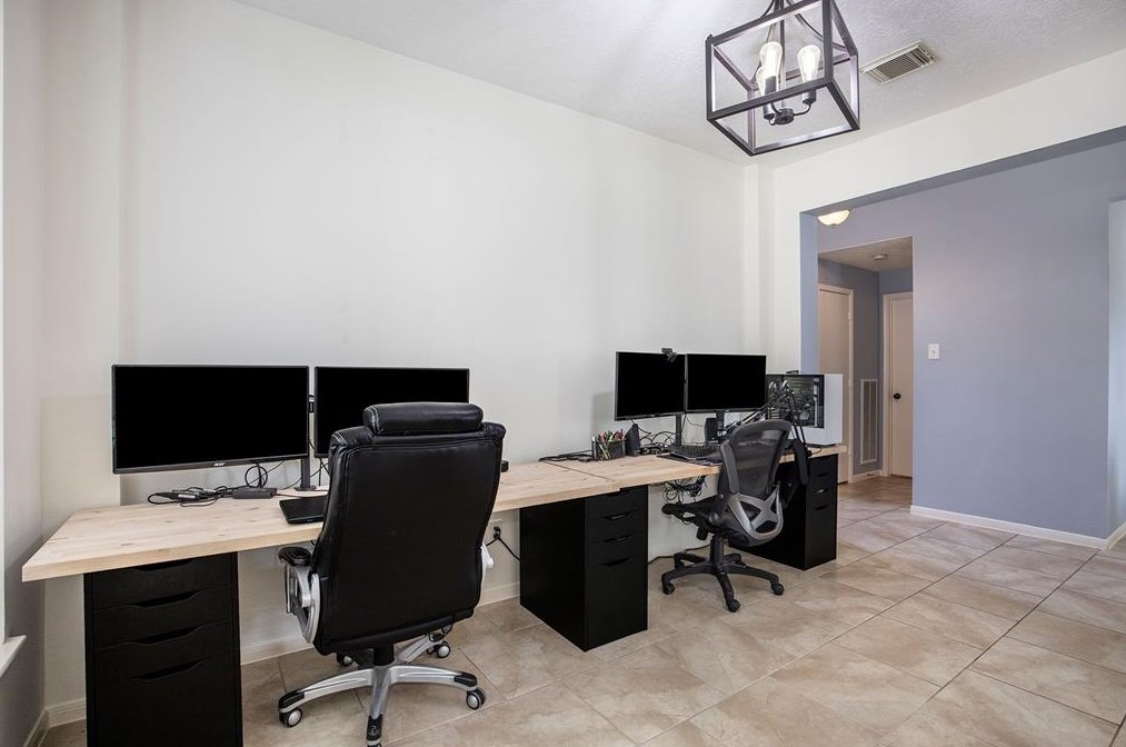 9731 Grn Vly Ln, Houston TX  77064-3834 exterior