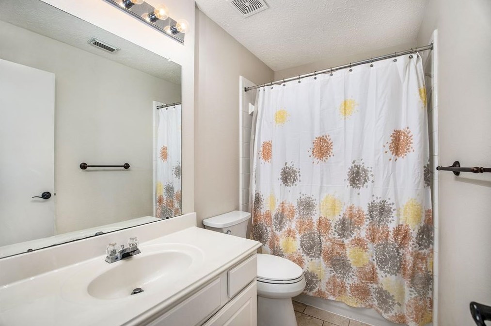 9731 Grn Vly Ln, Houston TX  77064-3834 exterior