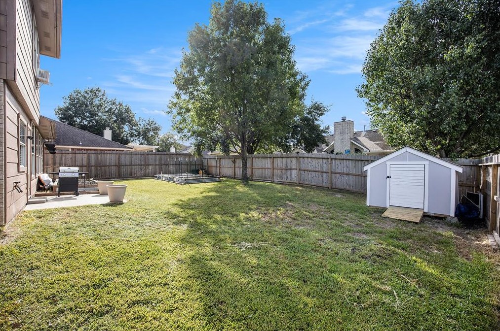 9731 Grn Vly Ln, Houston TX  77064-3834 exterior