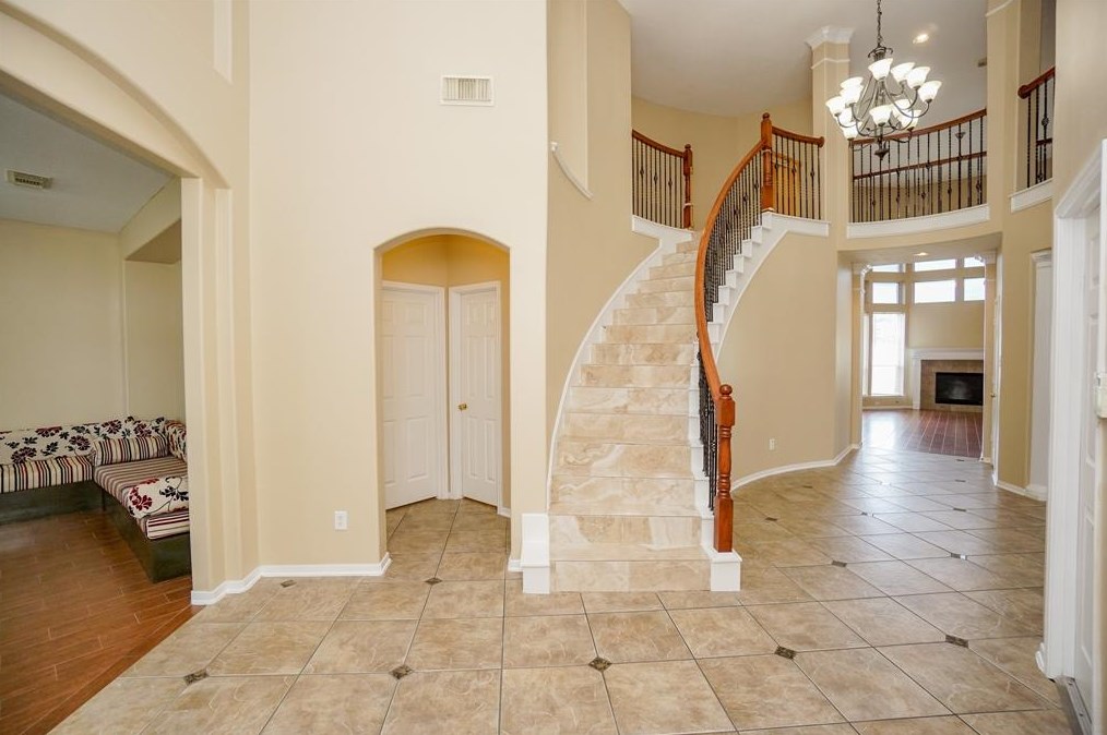 9411 Langley Springs Dr, Houston, TX 77095-7255