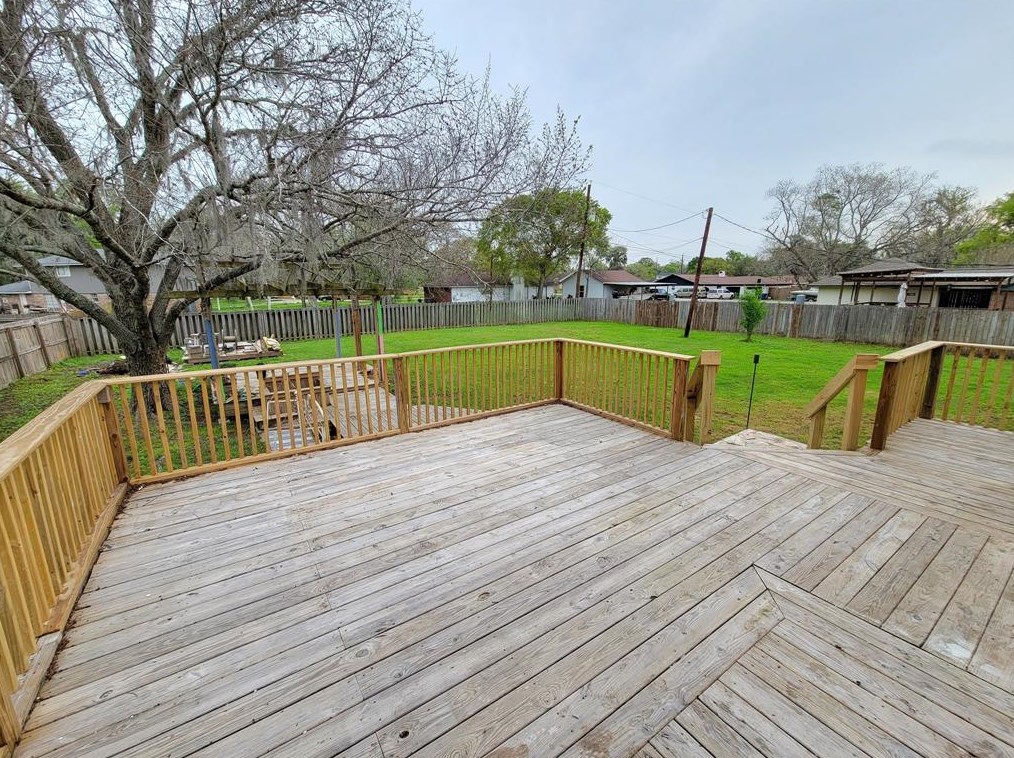 54 Candlewood St, Richwood, TX 77566-3101